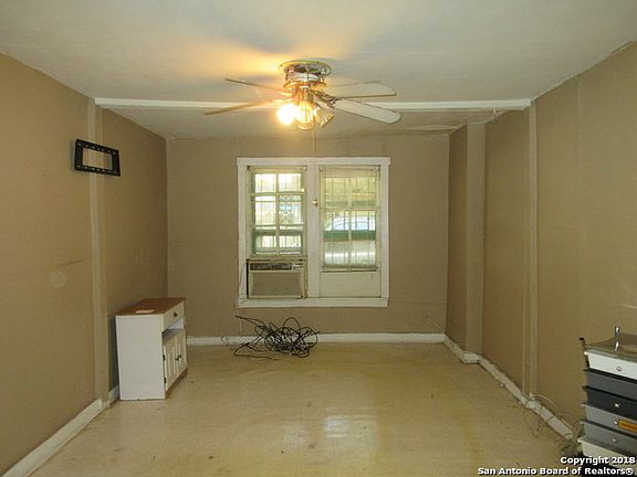 2nd image of 1542 SW 18th St