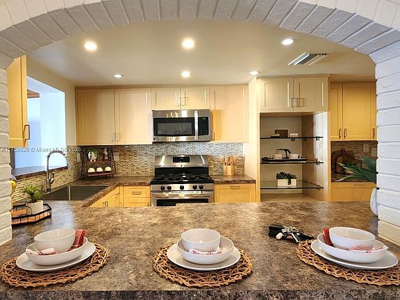 5th image of 7258 Jacaranda Ln #7258