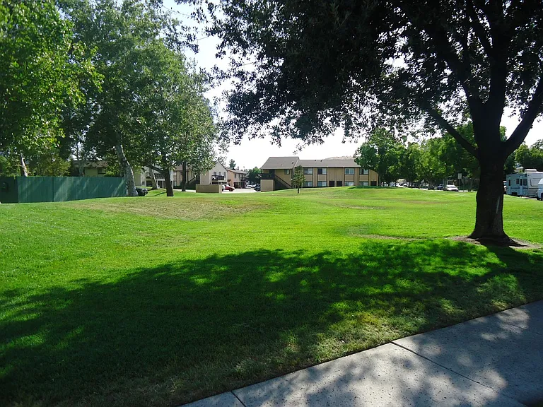 10125 Carefree Dr — Photo 4