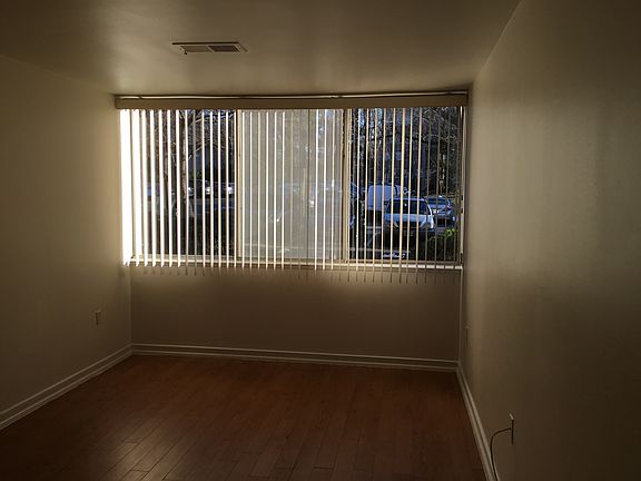 5th image of 4410 Briarwood Ct N APT 9