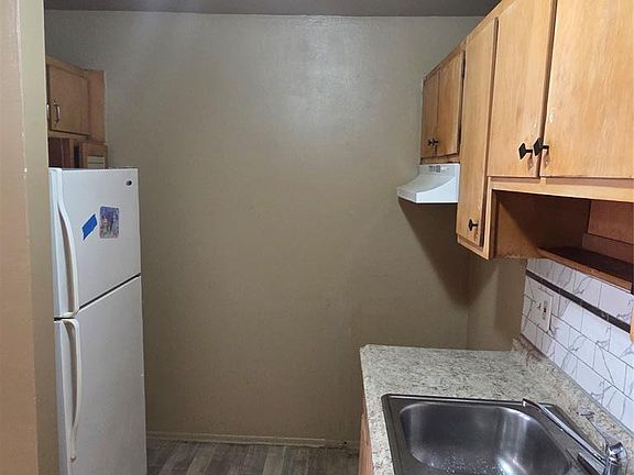 5th image of 15080 Greenfield Rd