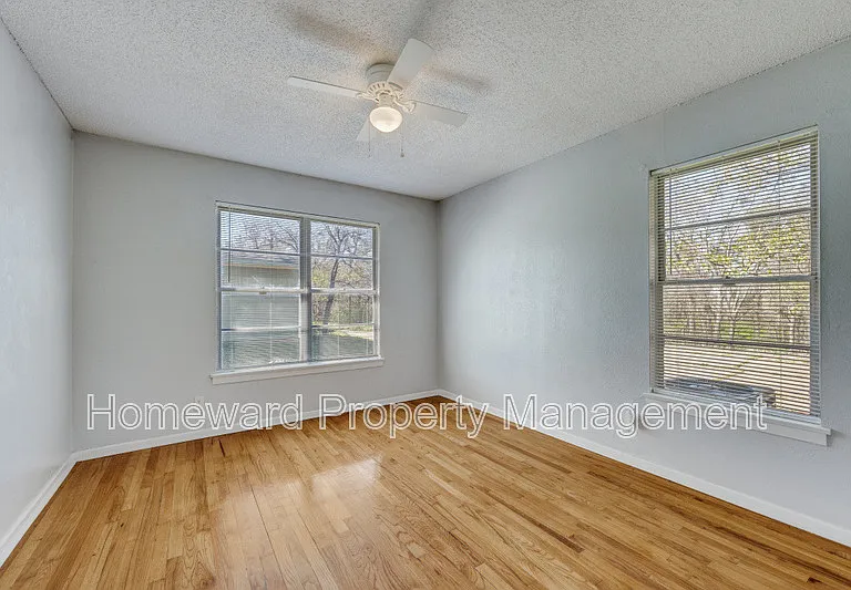 7 Pershing Dr #A — Photo 4