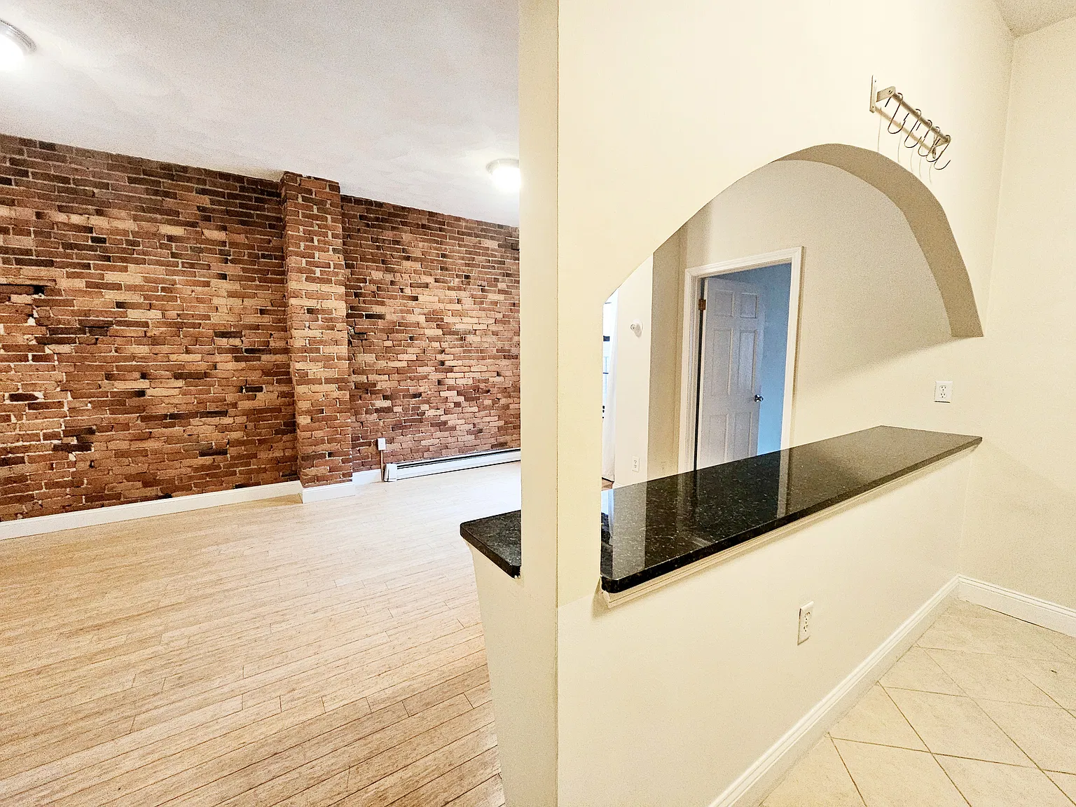 1 bed, 700 sqft, $3,100 — Photo 3
