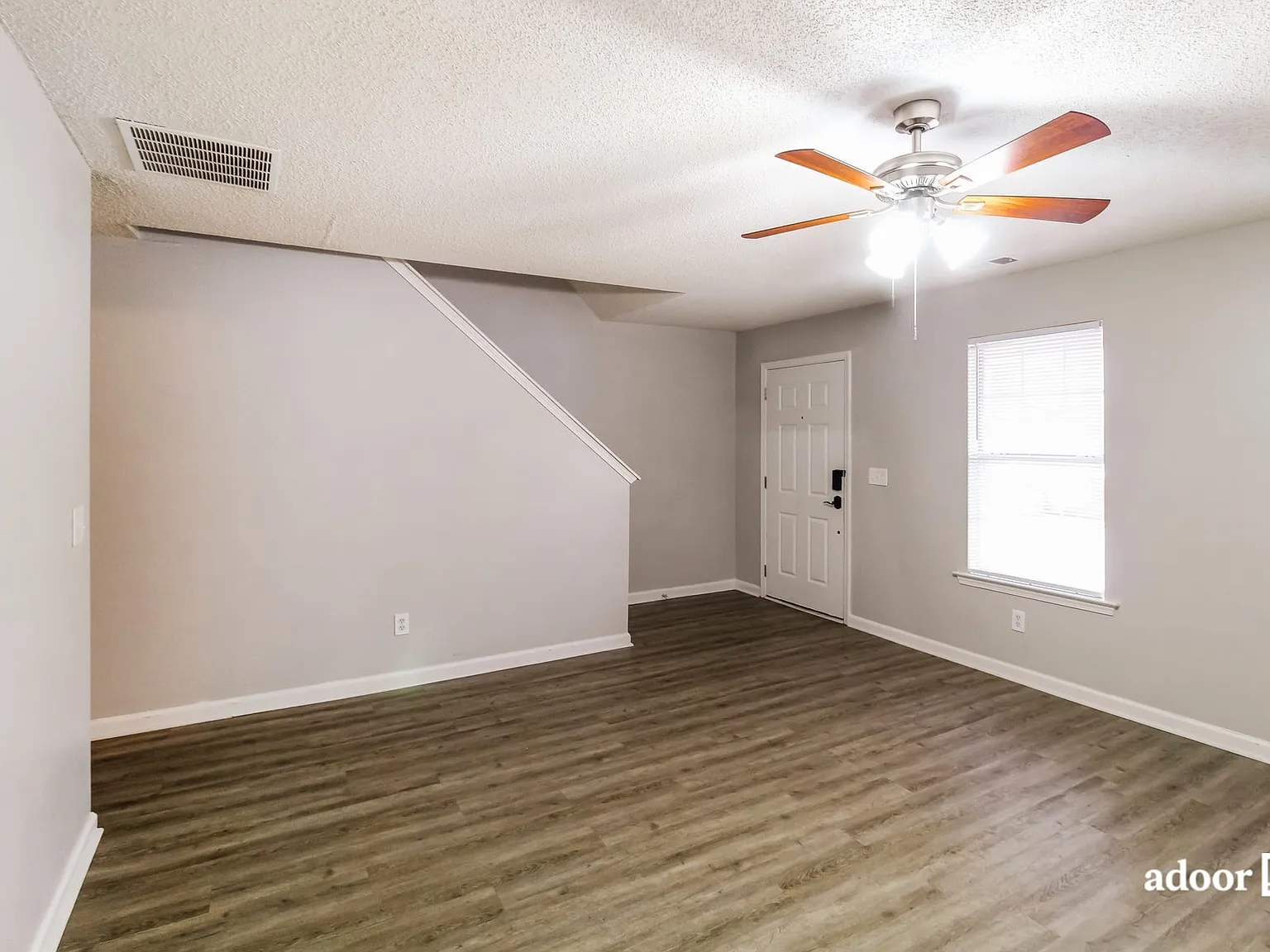 3 bed, 2.5 bath, 1461 sqft, $1,645 — Photo 4