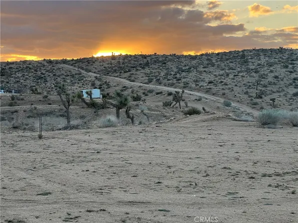 9683 Milpas Dr #23, Apple Valley, CA 92308