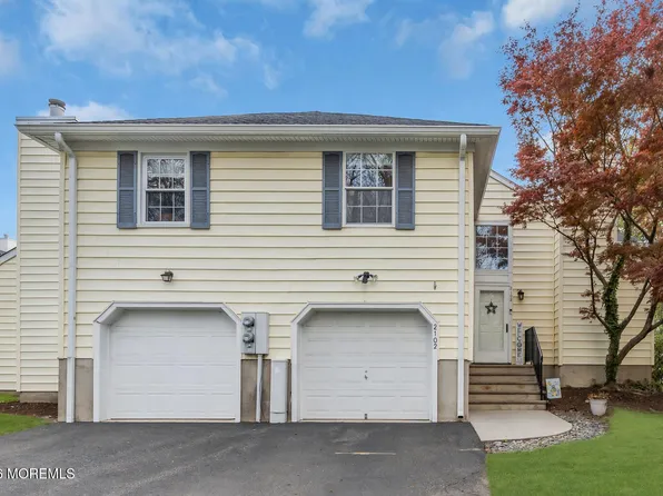 2102 Buckingham Circle, Middletown, NJ 07748