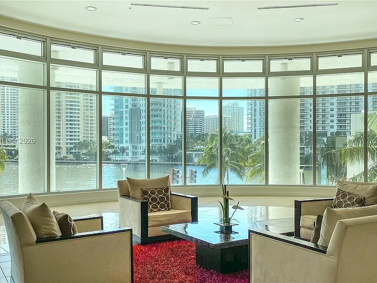 300 S Biscayne Blvd #T-2814 — Photo 25