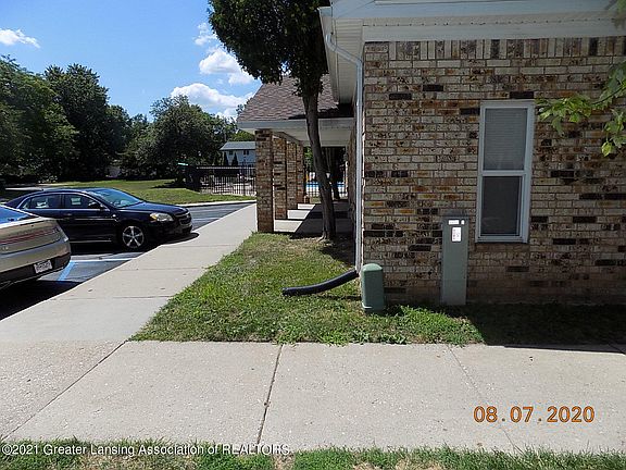3rd image of 1724 Maisonette Dr
