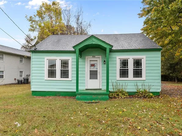 324 W Starmount Ave, Liberty, NC 27298