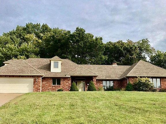2nd image of 2624 Huntleigh Pl