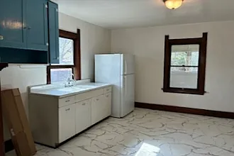 425 W Apache Ave — Photo 10