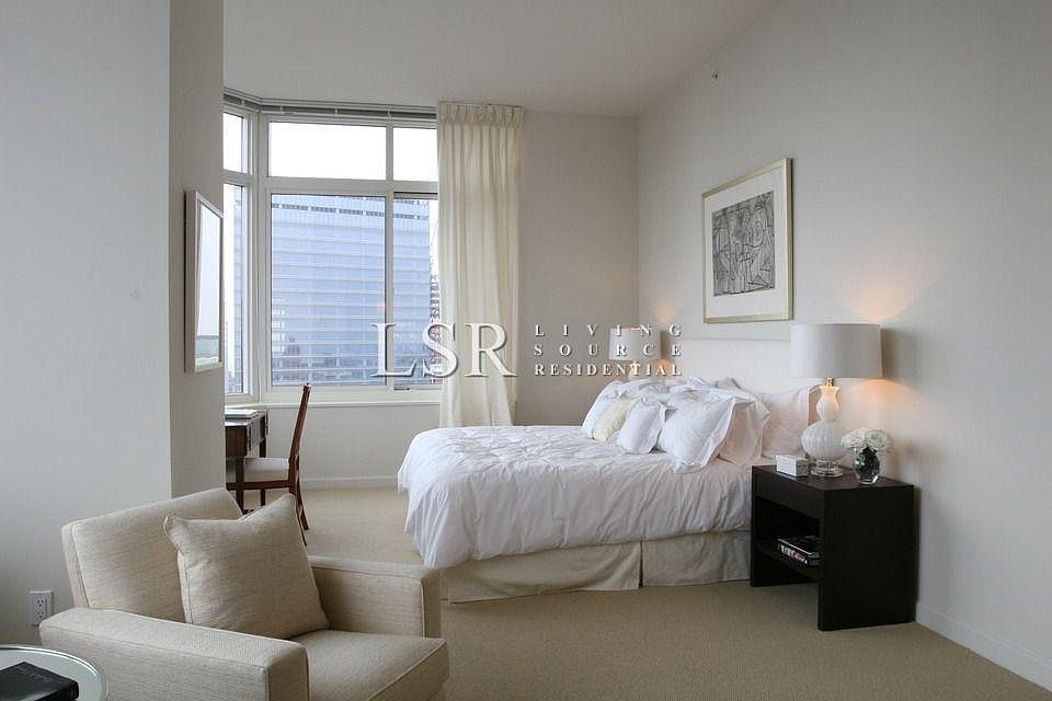 1st image of 450 N End Ave APT 25a
