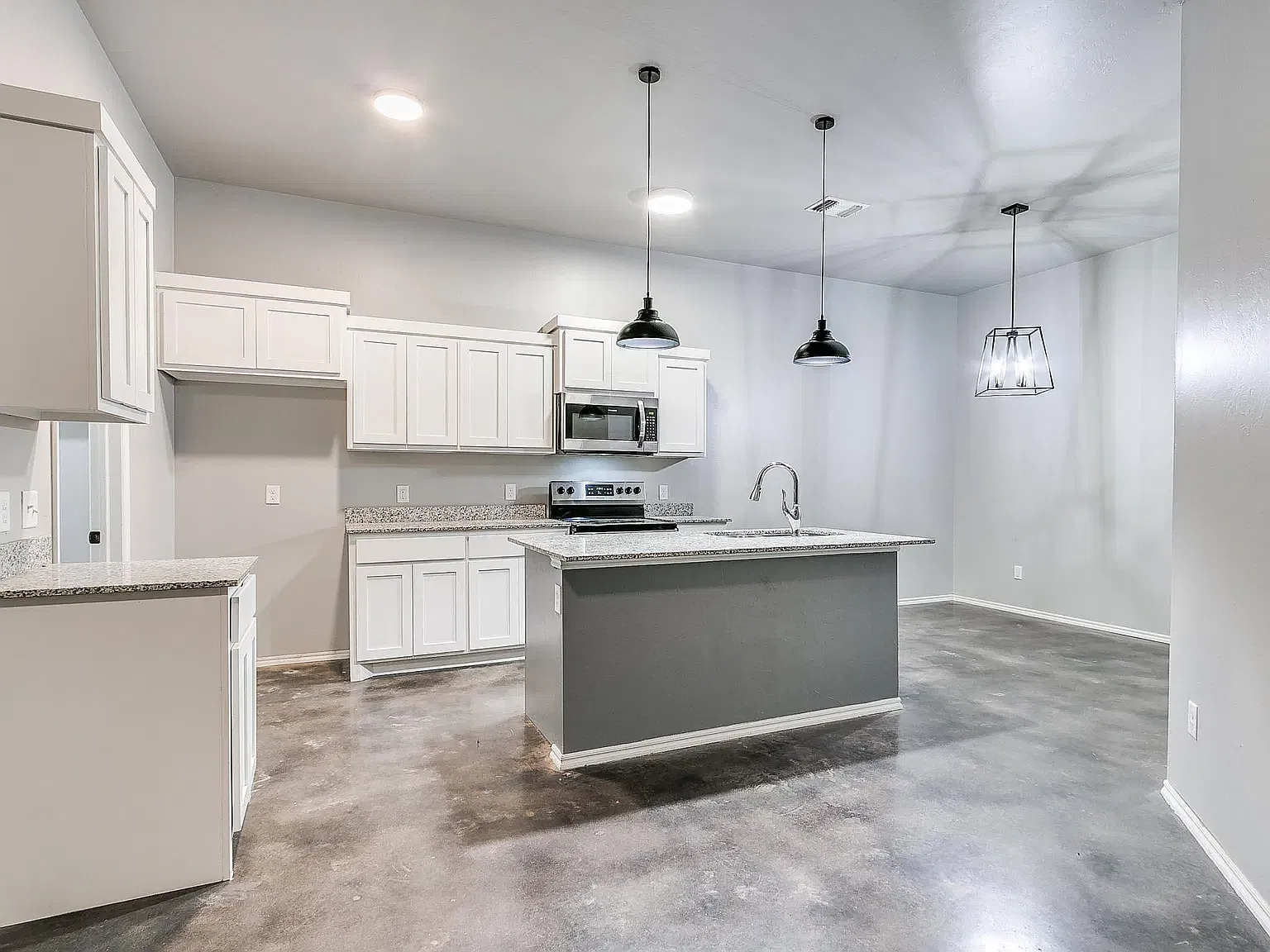 2 bed, 1246 sqft, $1,495 — Photo 2