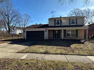 713 Old Post Rd, Buffalo Grove, IL 60089