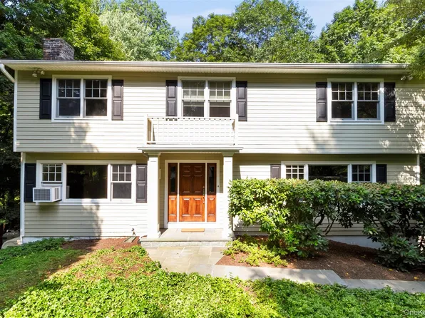 81 Hidden Hollow Lane, Millwood, NY 10546