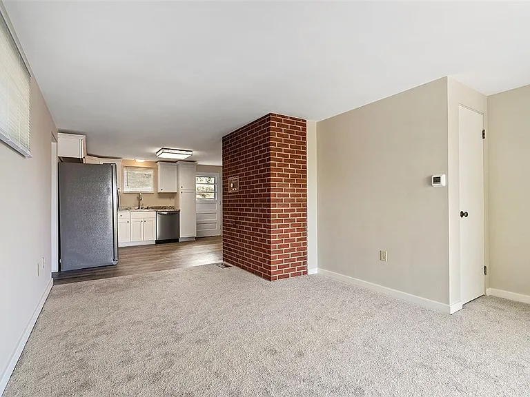 8966 Knoll St — Photo 8
