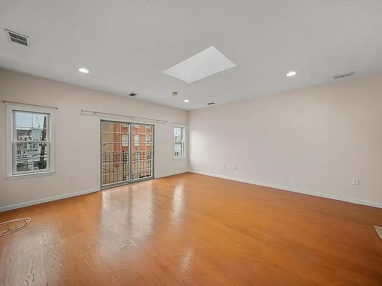 41 Wright Ave #2 — Photo 5