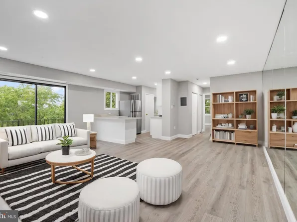 438 N Armistead St APT 303, Alexandria, VA 22312