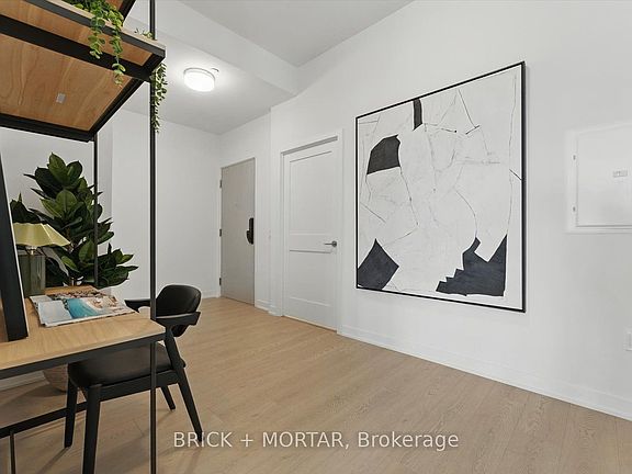 3rd image of 1 Hillsdale Ave W #1006
