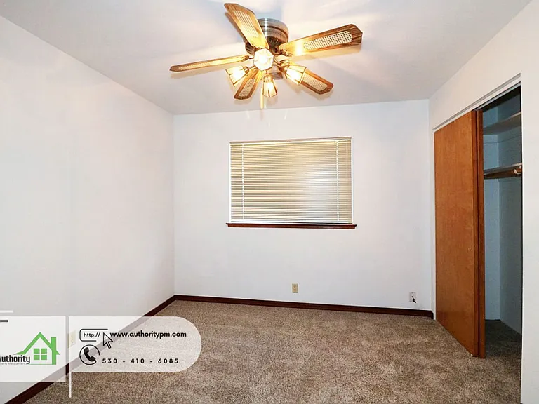 1744 Kildare Dr — Photo 15