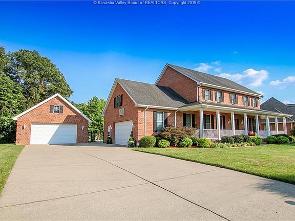 2nd image of 3 Elizabeth Dr
