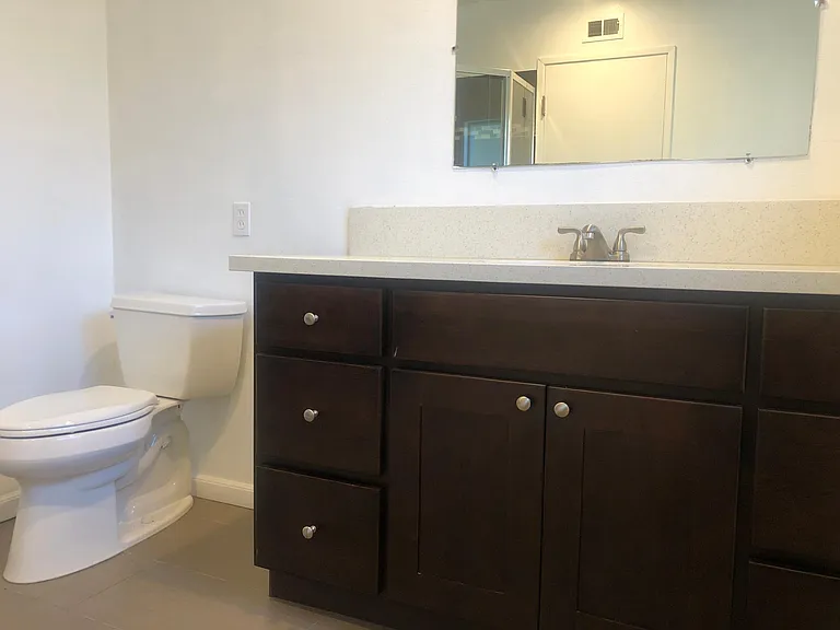 8431 Valencia Dr — Photo 11