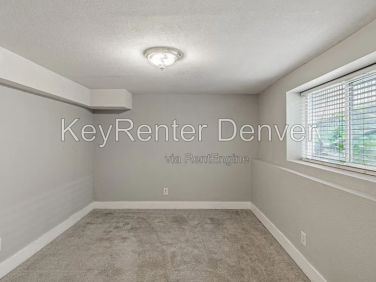 945 N Washington St #100 — Photo 8