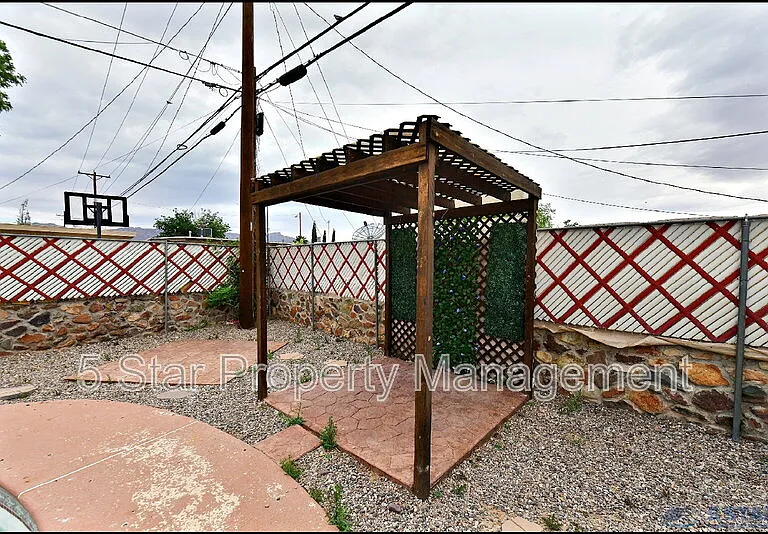 10565 Murphy St — Photo 41