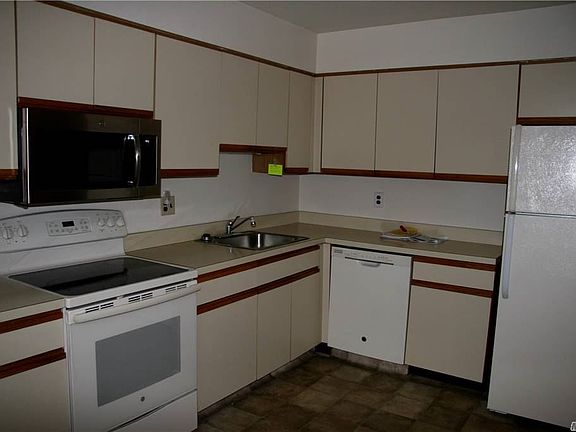2nd image of 79 Revere Dr