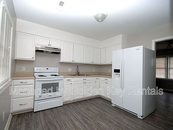 3rd image of 528 E Main St APT 3