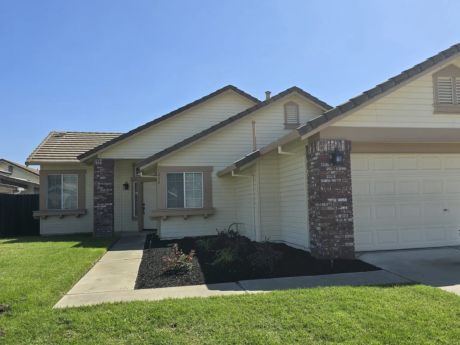 3 bed, 1476 sqft, $2,800 — Photo 2