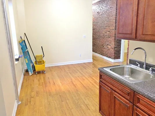 Rented by Bohemia Realty Group | media 32