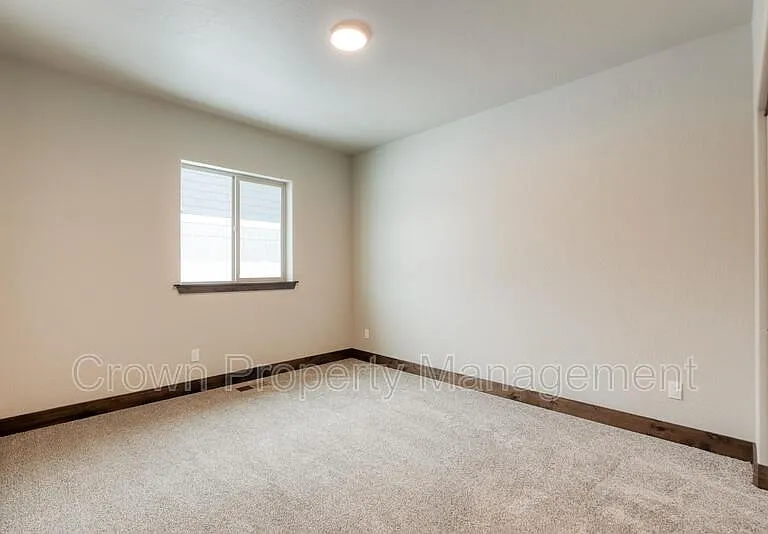 4032 Snowberry Ave — Photo 27