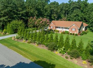 397 Whiting Creek Rd, Locust Hill, VA 23092