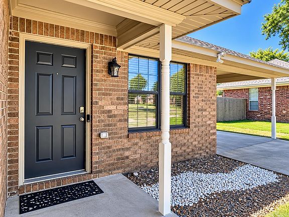 3rd image of 21 Sharon Cir