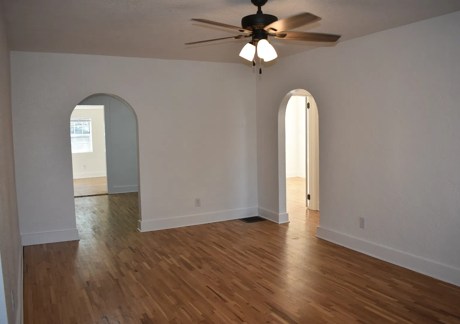 2 bed, 1000 sqft, $1,200 — Photo 4