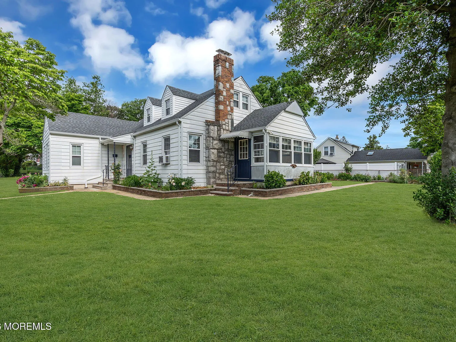 4 bed, 1.5 bath, 1880 sqft, $3,800 — Photo 3