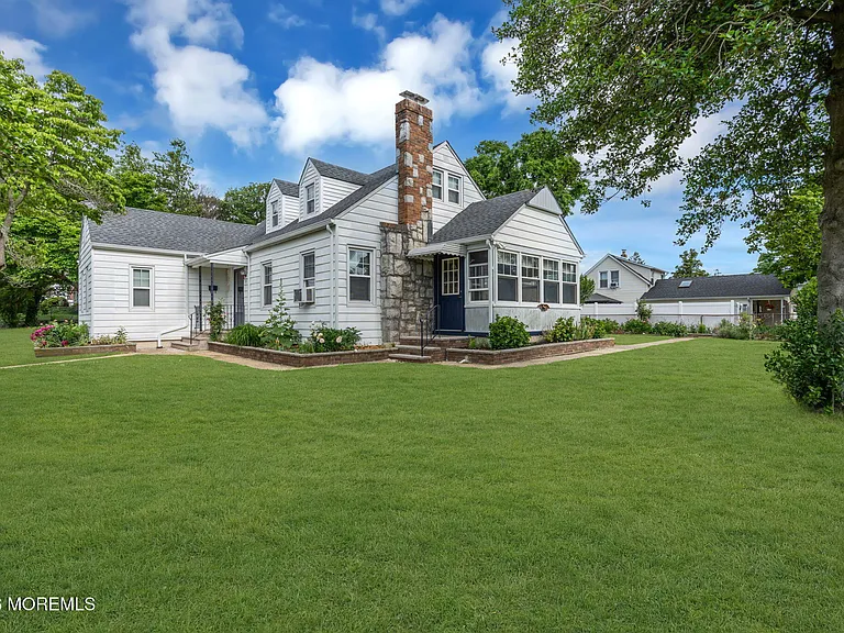 37 Highland Ave — Photo 3