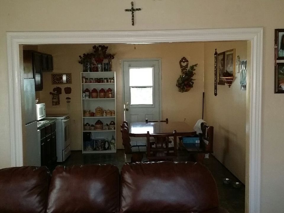 2nd image of 407 Rio Grande St