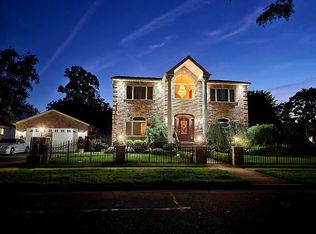 297 Earle Ave, Lynbrook, NY 11563