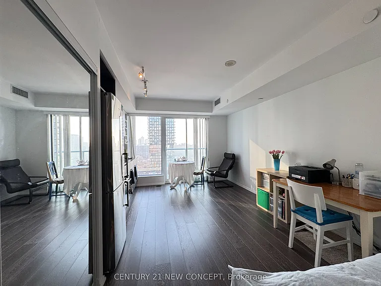 68 Shuter St #1811 — Photo 14