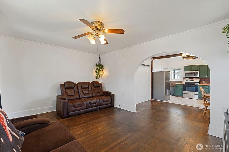 5th image of 928 F Street