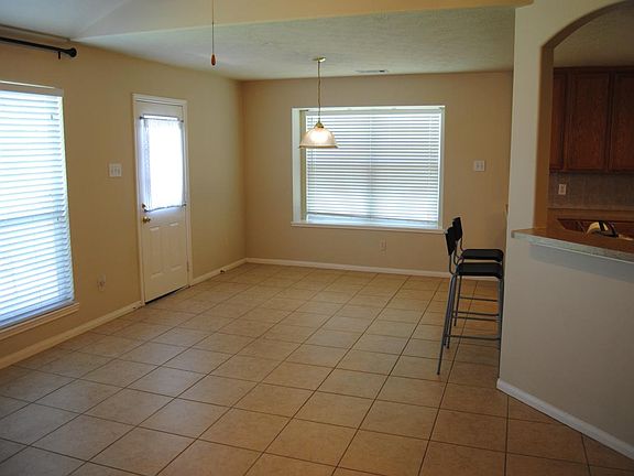 Living room/ Breakfast nook