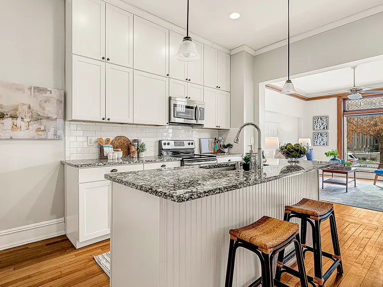 1208 W Franklin St #B — Photo 28