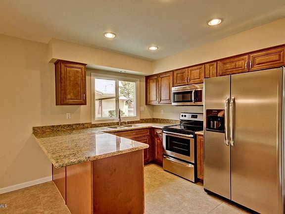 5th image of 2707 E Windrose Dr
