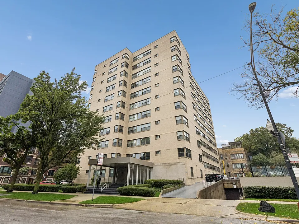 4200 N Marine Dr #1006