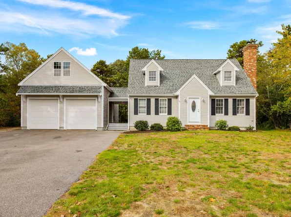 23 Blackthorn Path, Forestdale, MA 02644