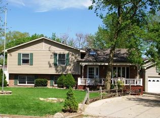 3S645 Elizabeth Ave, Warrenville, IL 60555