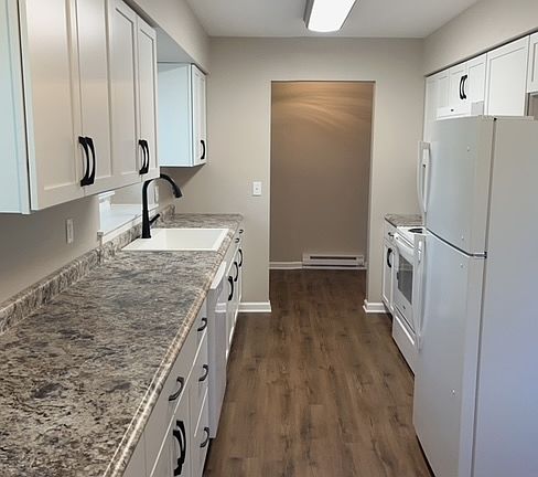 5th image of 5 Dennison Dr #B
