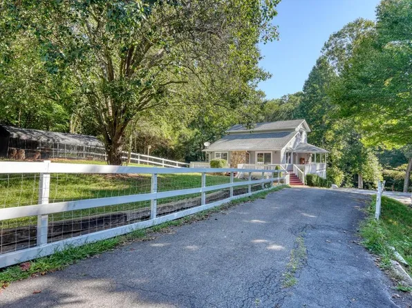 6881 Wood Lake Cir, Young Harris, GA 30582